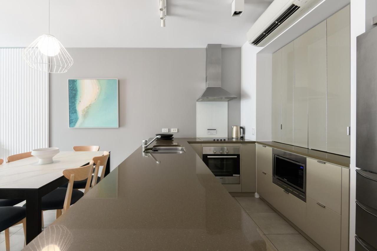Beach Club Port Douglas Luxury Apartments מראה חיצוני תמונה